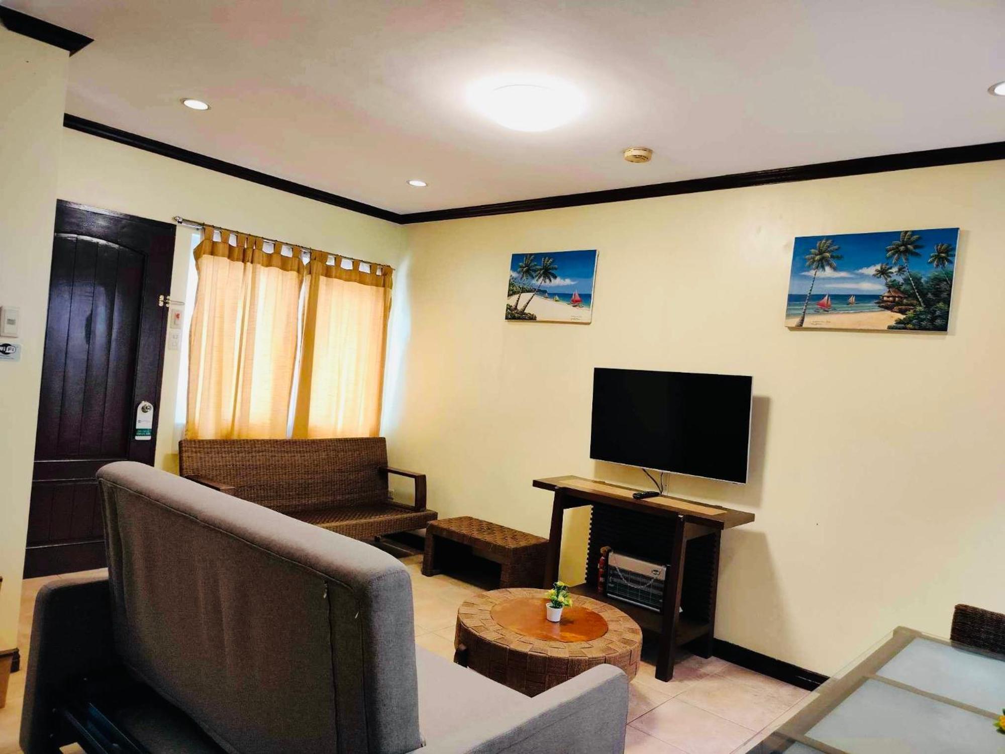 Sheridan Boracay Manoc-Manoc